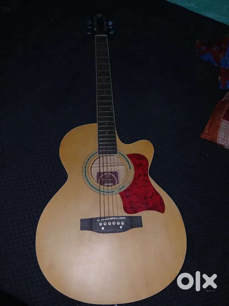 Guitar to urgent sale