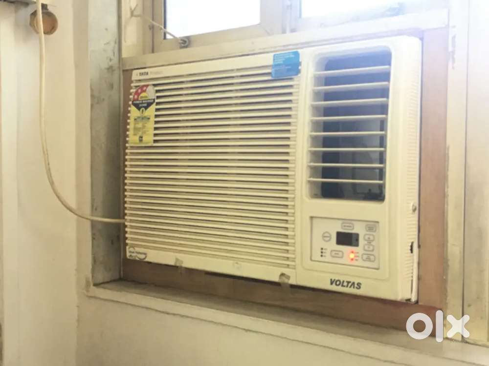 used window ac voltas 1.5 ton
