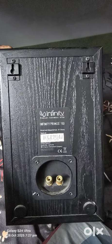 Infinity book shelf speakers pair