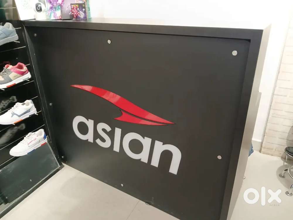 SALES STAFF FOR SHOWROOM