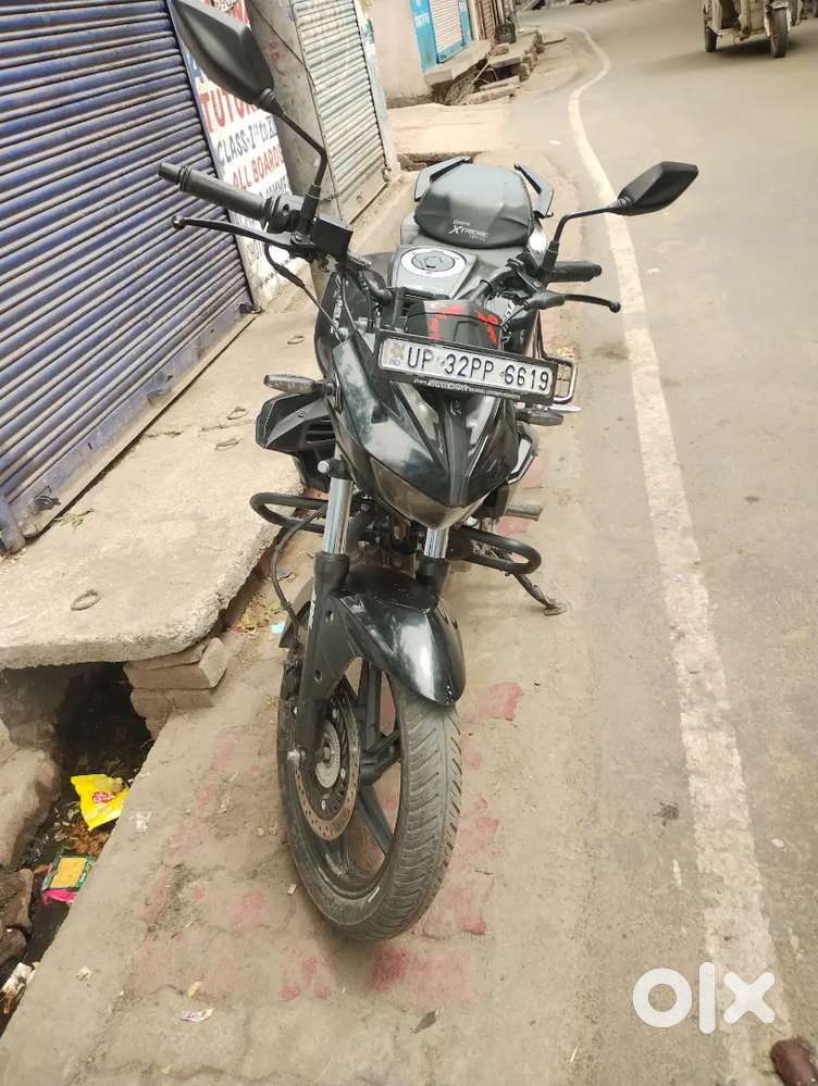 Hero Xtreme 125R black Colour