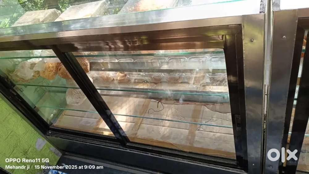 Sweet display counter