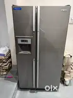 SAMSUNG DOUBLE DOOR FRIDGE