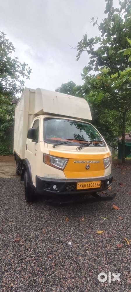 2 keys good condishan 9 month old