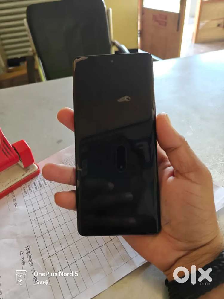 Vivo v40. 8/256