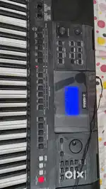 Yamaha psr e453 in a good condition with no problem.