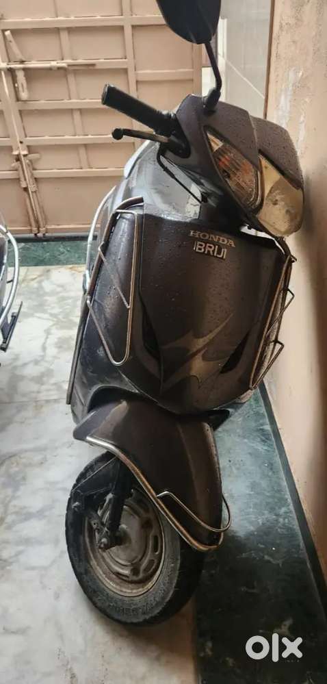 एक्टिवा बेचना है