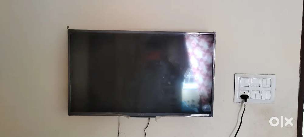 Sony tv 32 inch 3 months old brand new