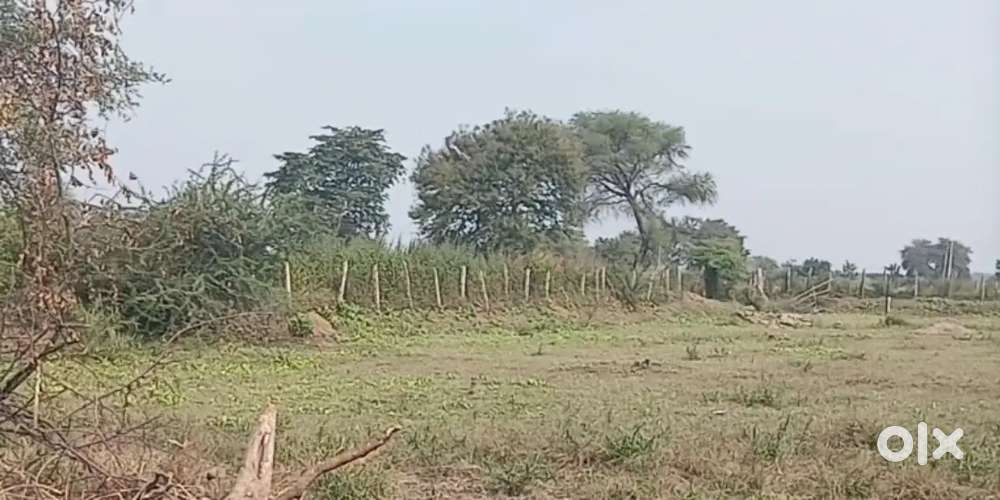 Umarrpoti भिलाई  में 2400 sq फिट जमीन Divertedबेचना है रोड से लगा हुआ