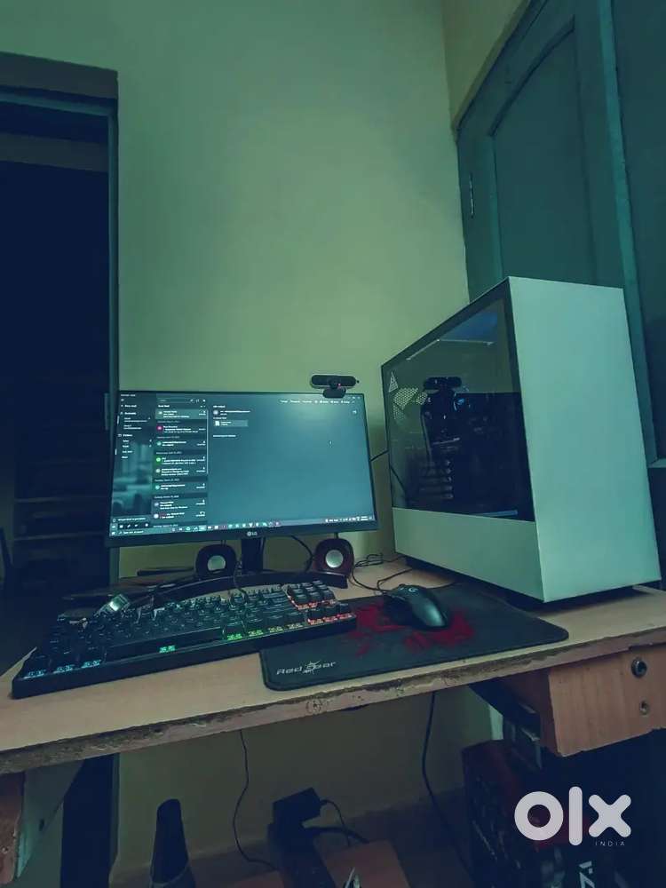 Full pc ( Ryzen 5 3600, 1650 super) with monitor, keyboard and mouse