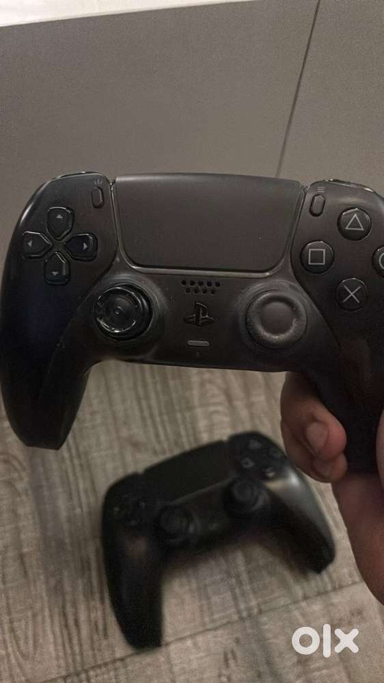 Dual sense controller for ps5