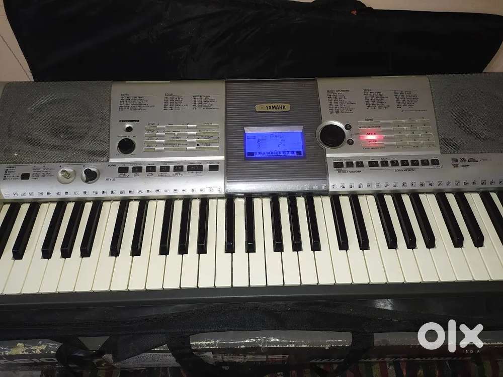 Yamaha psr i425