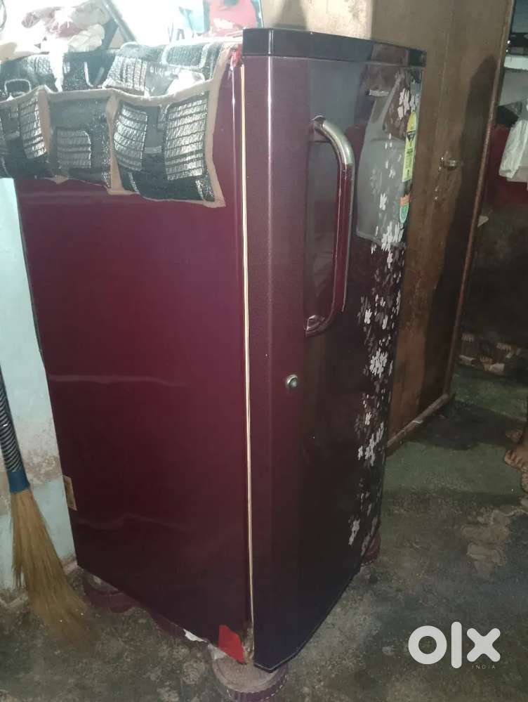 Fridge kabhi repair nahi hua and working best hai