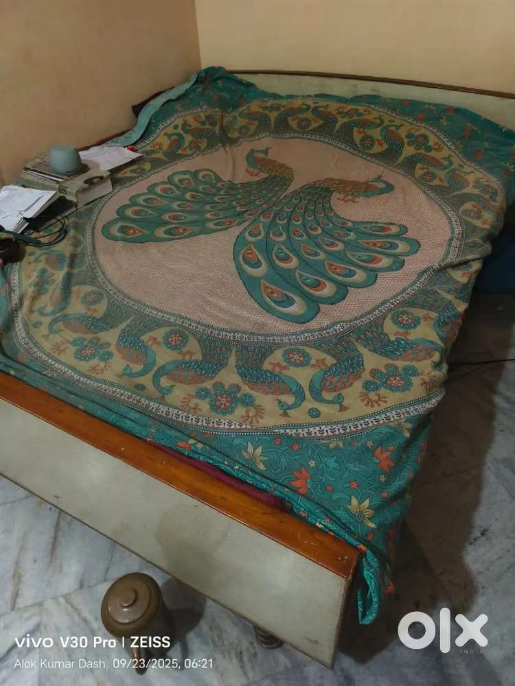 King size bed