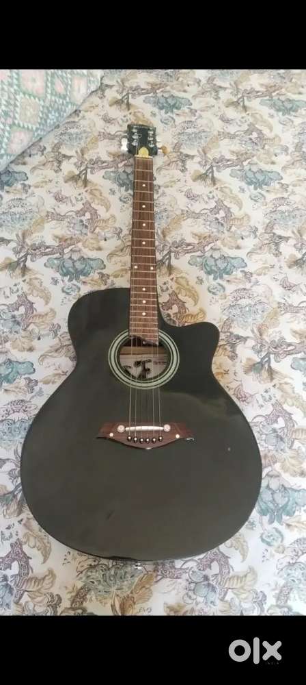Black colour Guitar of 6 strings