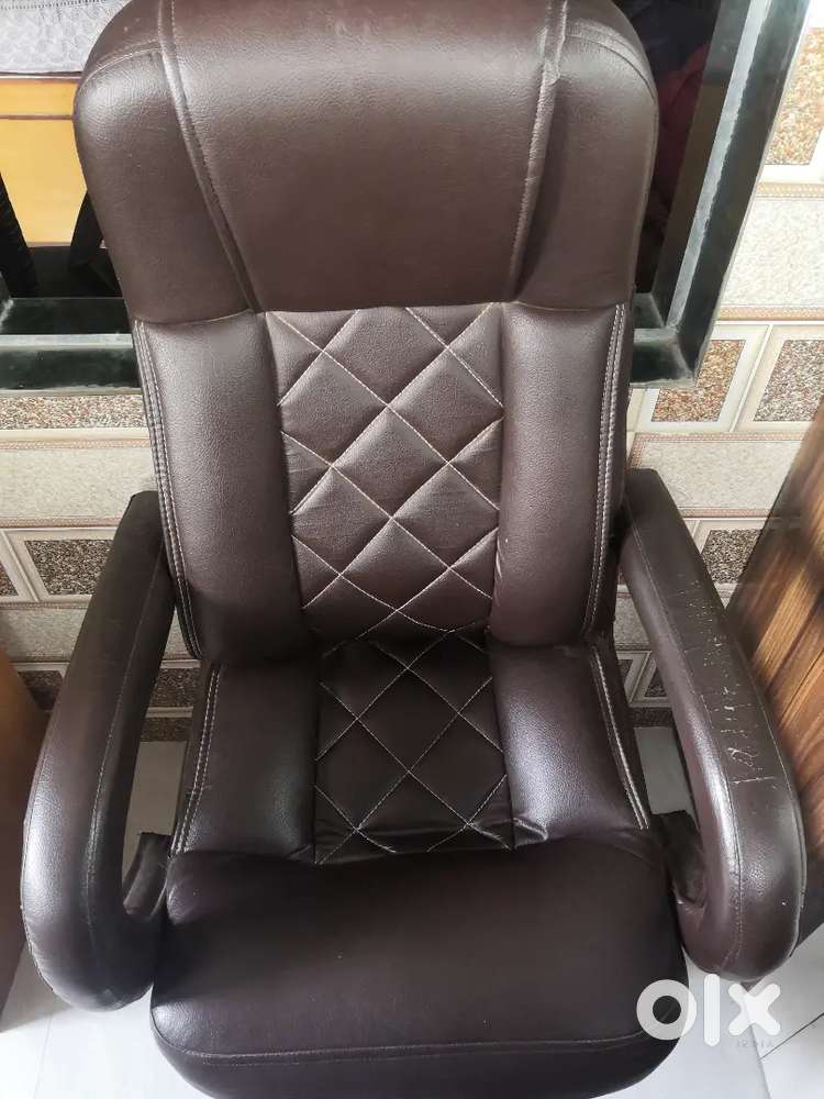 Boss Office wheel chair
