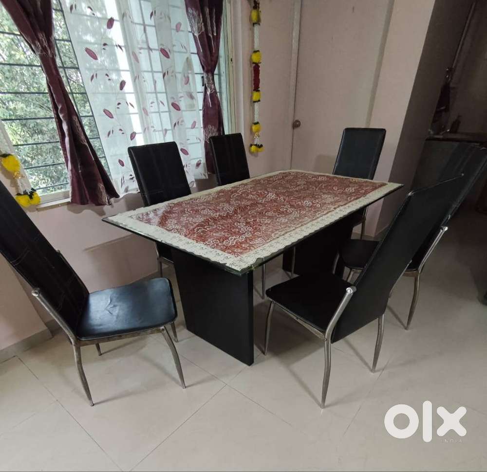 Dinning table - 6 seater