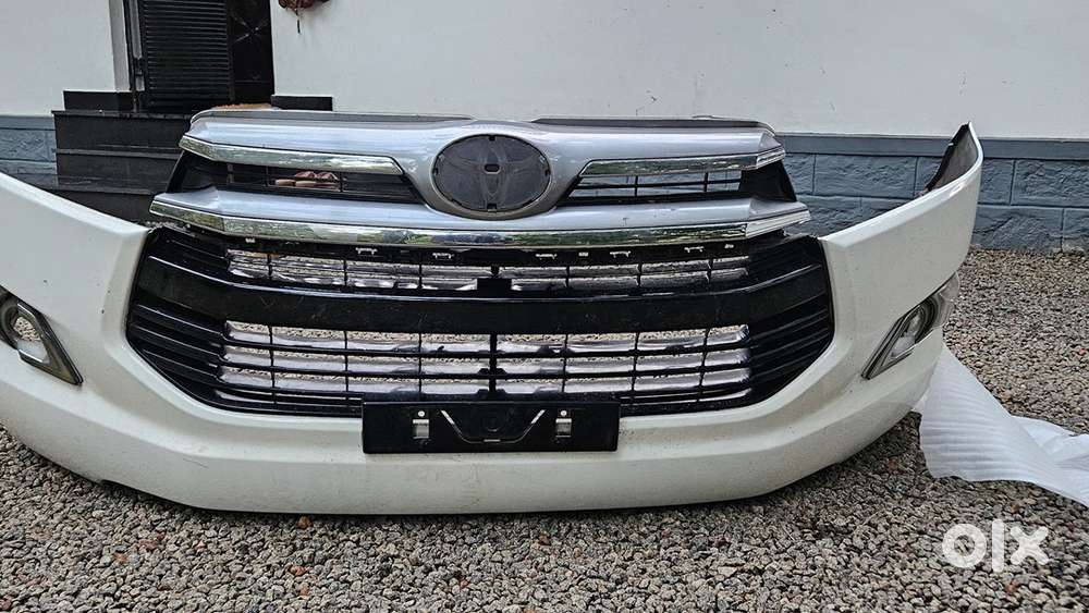 toyota innova crysta original bumber