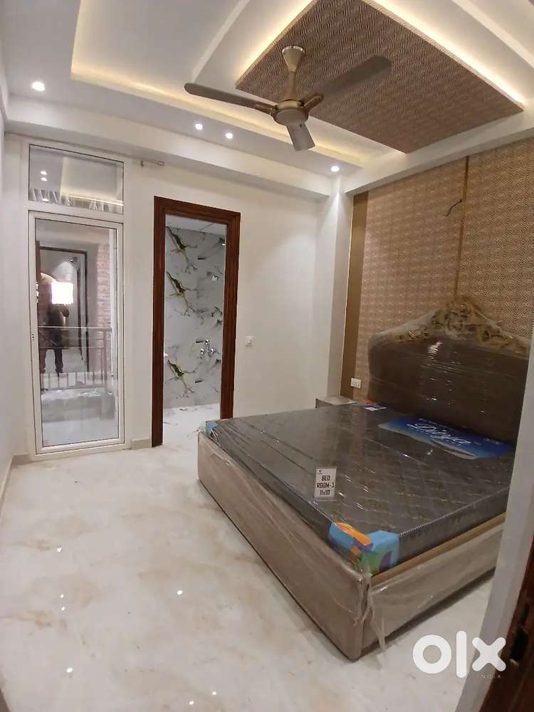 Ultra luxurious 4bhk duplex flat with own roof rights in Noida Ext