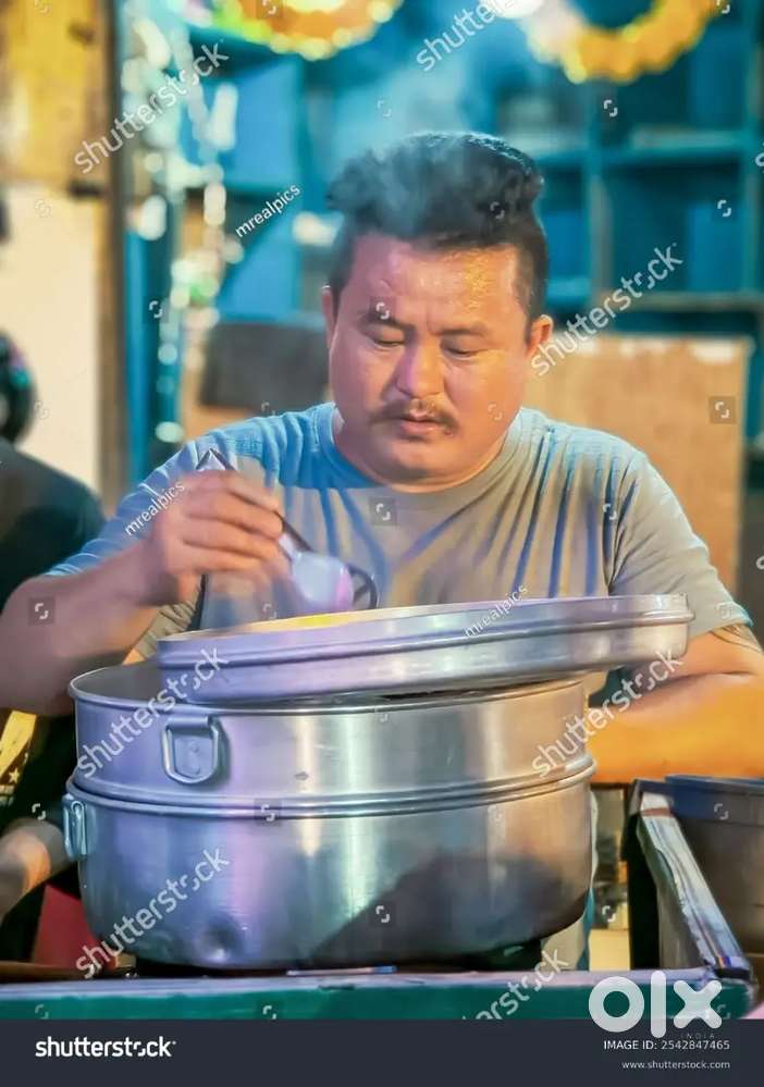 Counter boy Can sale Momos