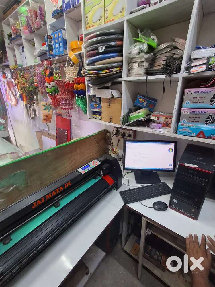 PC set up with cutting ploater machine Ai721