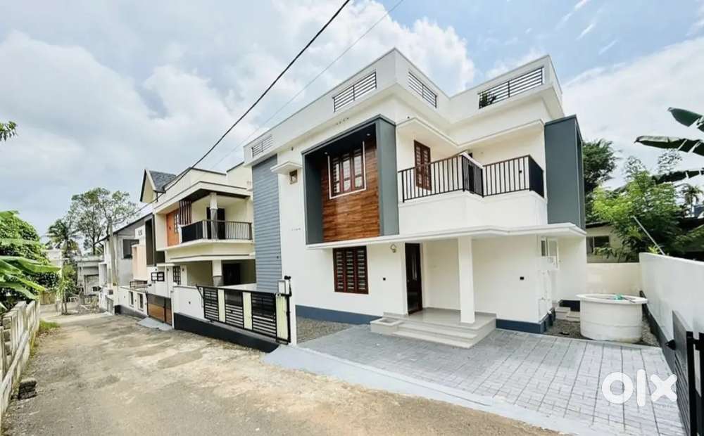 3.300CENT KAKKANAD PALLIKKARA PERINGALA 3BHK NEW HOUSE