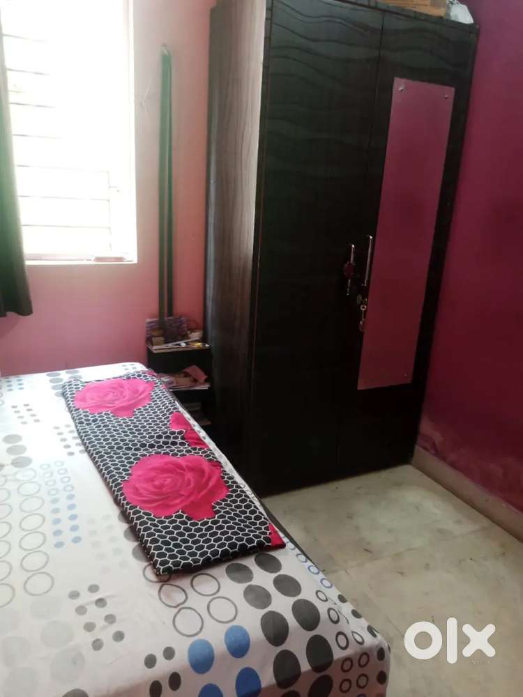 2 bed 2 bath on 42ft road urgent sell