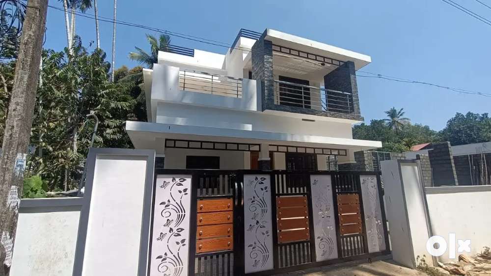 PADUKAD NEW 3BED ROOM 1700SQ FT HOUSE FOR SALE