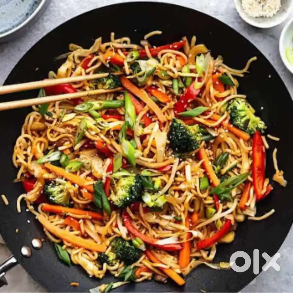 NEED A PERSON WHO CAN MAKE FASTFOOD AND SELL