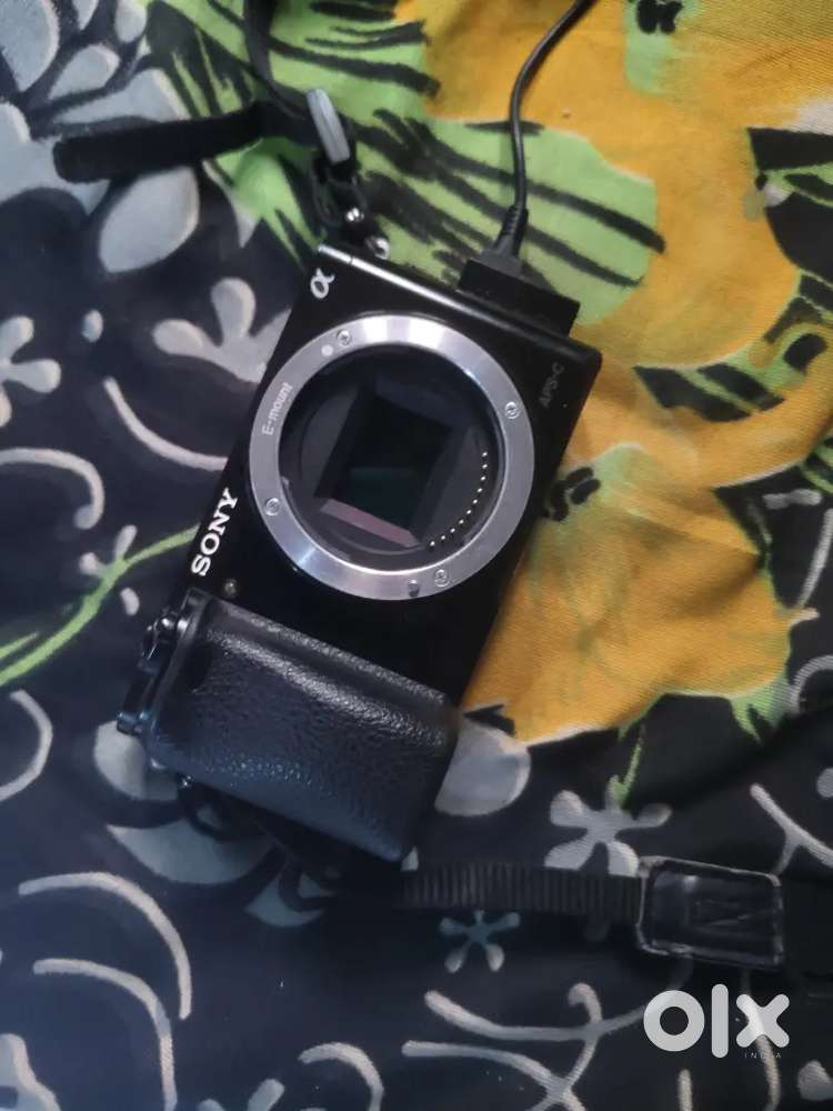 Sony Alpha A6000 With 16 50 lens