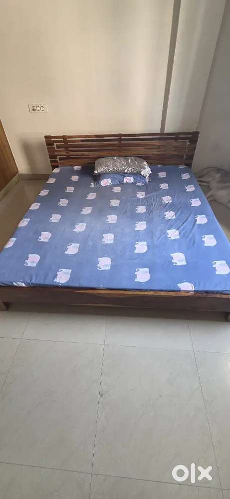 Queen size bed with mattress