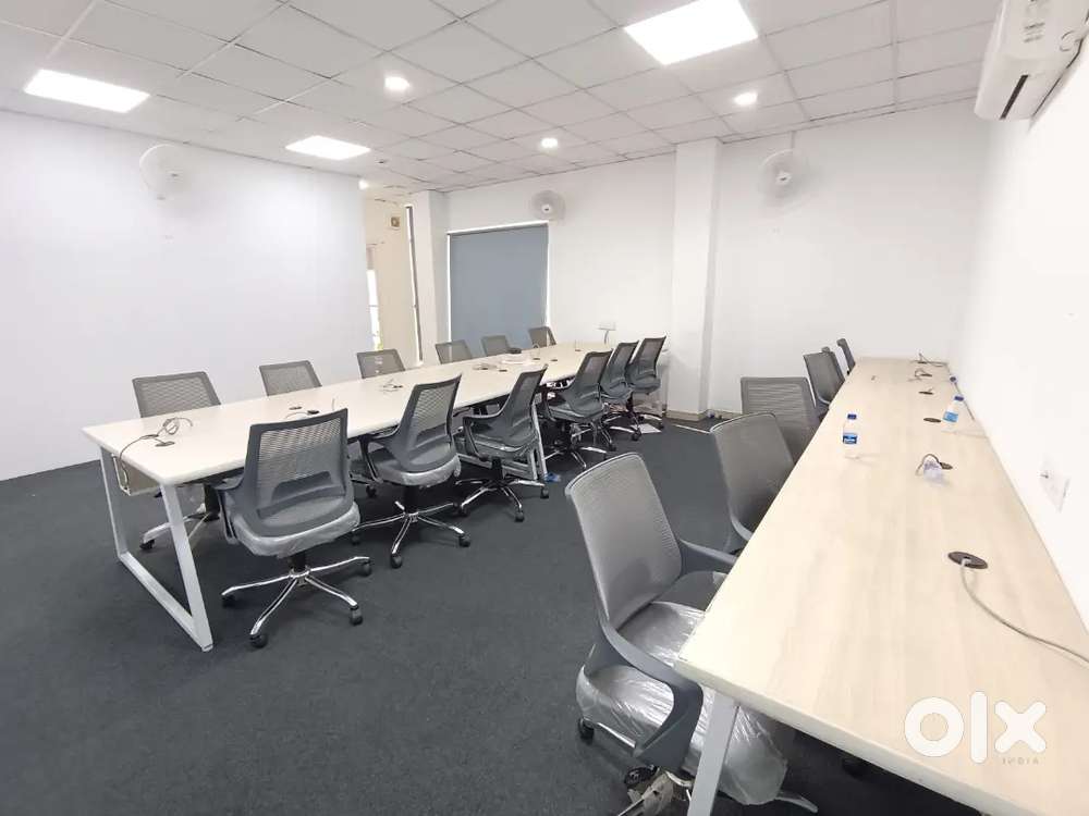 18 seater 2 cabins office for rent.