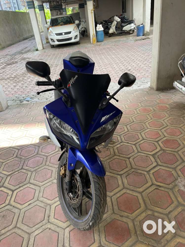 Yamaha R15