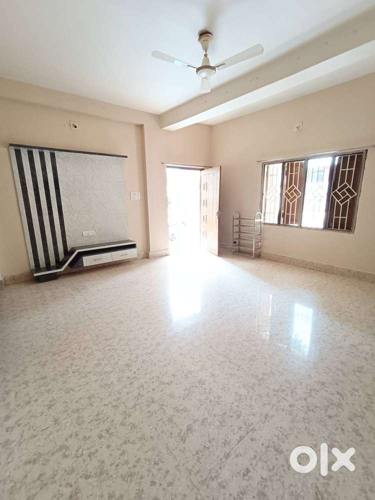 Ground floor rent for family or Working girls.