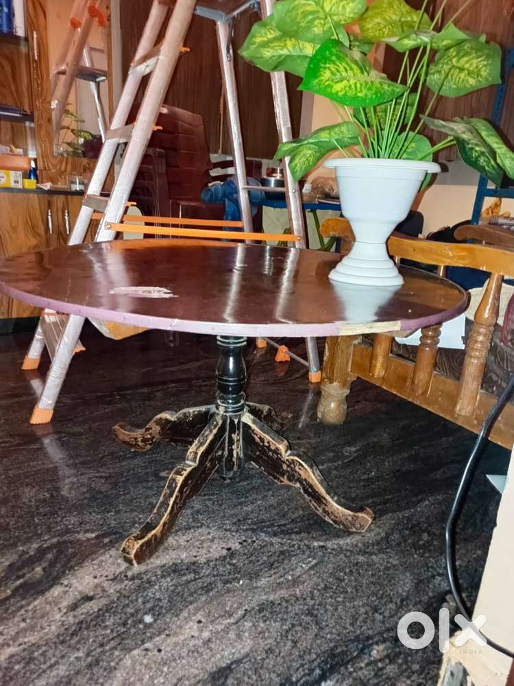 Sofa and round dining table