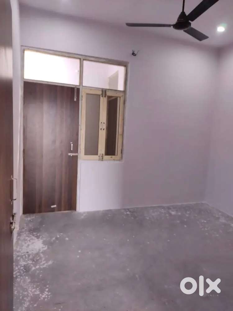 Room available with attached bathroom/ Kitchen/ parking