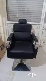 सलून का सामान बेचना है अर्जेंट कम कीमत में
