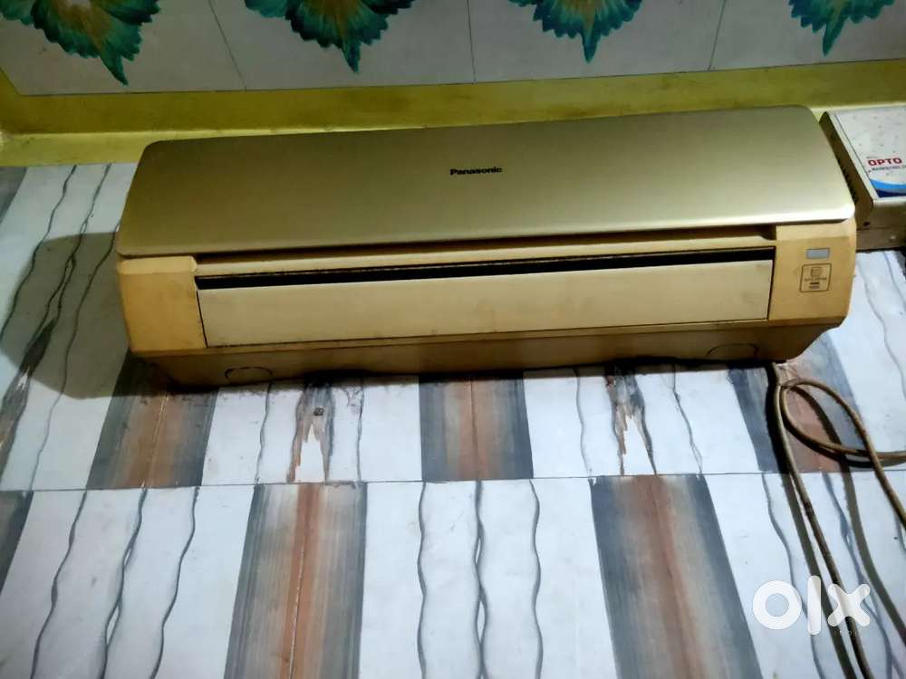 Panasonic AC good condition perfect cooling deta hai
