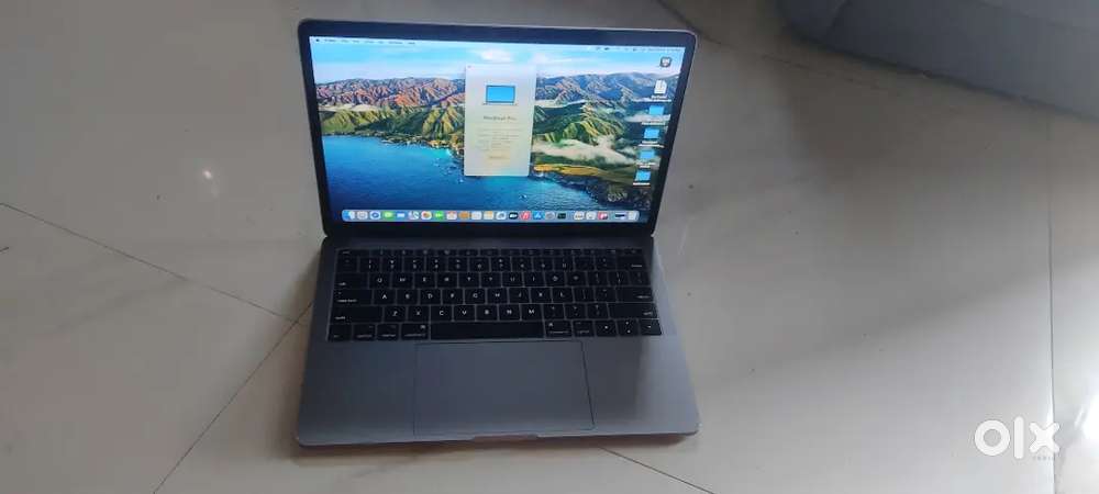 Apple MacBook Pro (Mid-2017, Two Thunderbolt 3 Ports) 16 GB RAM 512SSD