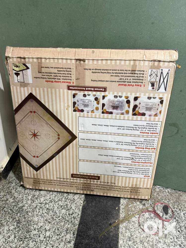 Carrom board