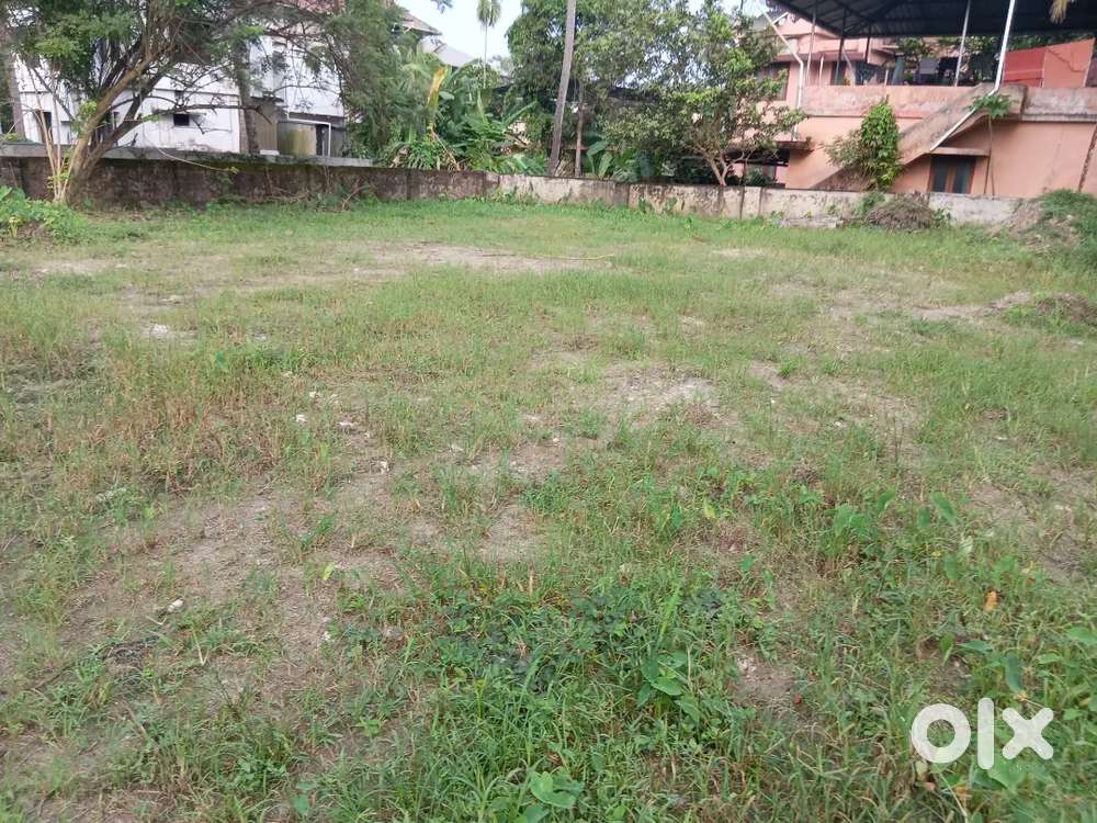4 cent residential plot for sale gandhi square maradu