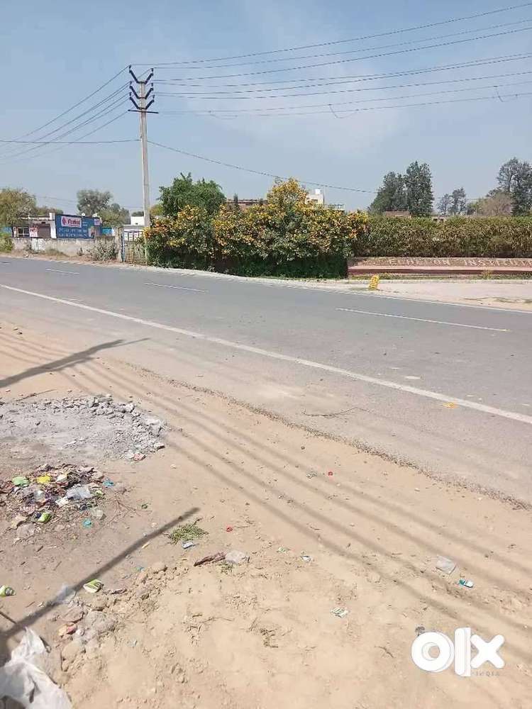 25%dekr kre apne plot par kabja hospital ke pass gated society 8500per