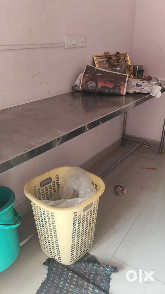 Double burner hotel stove and steel table