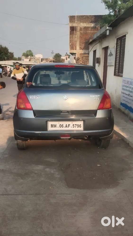Maruti Suzuki Swift 2006 Petrol ,110000 Km Driven