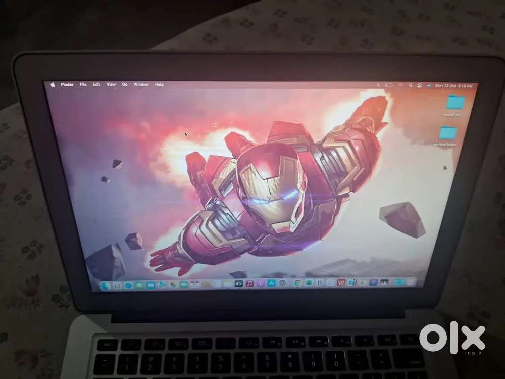 MacBook Air 13.3 in 2015 SilverCore i5 5th Gen. 1.60 GHz, 128 GB 4 GB