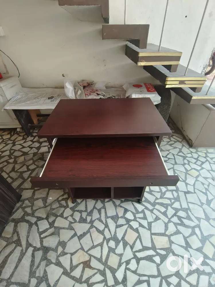 Sturdy Computer Table for Sale – Excellent Condition