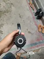 Headphone weird