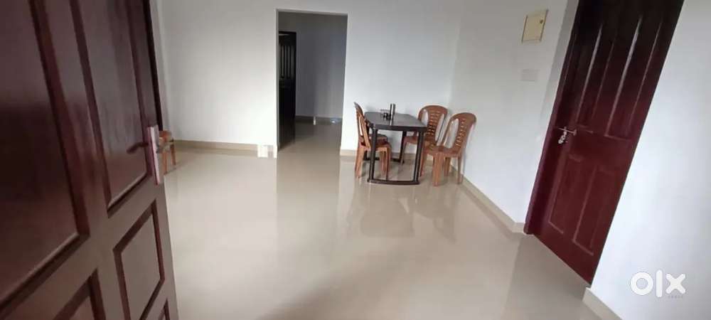 2 bhk women pg ,vallathol junction,near tvs opposite reliancevallathol