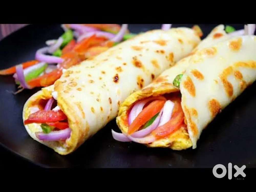 नेपाली कुक चाहिए जिसे रोल बनाने आते हो और मोमोज बना लें