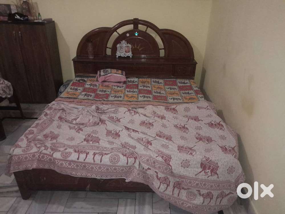 Bed and dressing and gadde